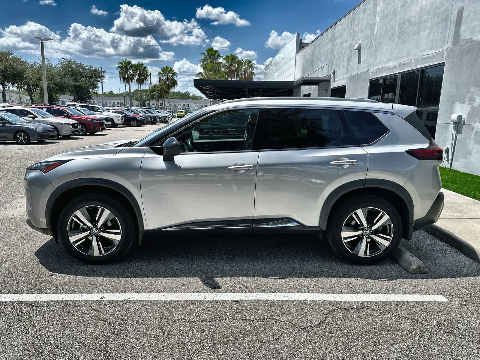 Used 2021 Nissan Rogue SL AWD/4WD image 5