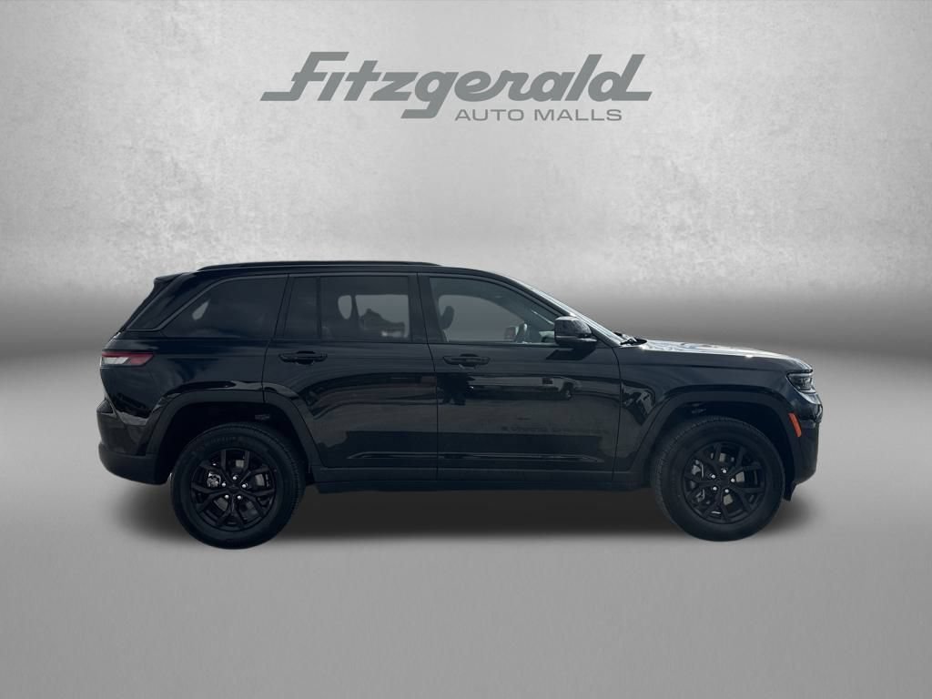 New 2026 Jeep Grand Cherokee Altitude AWD/4WD image 4