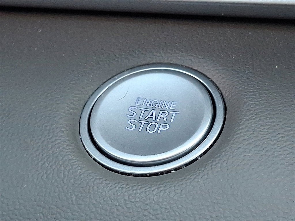 Used 2023 Hyundai Elantra SEL w/ Cargo Package image 23