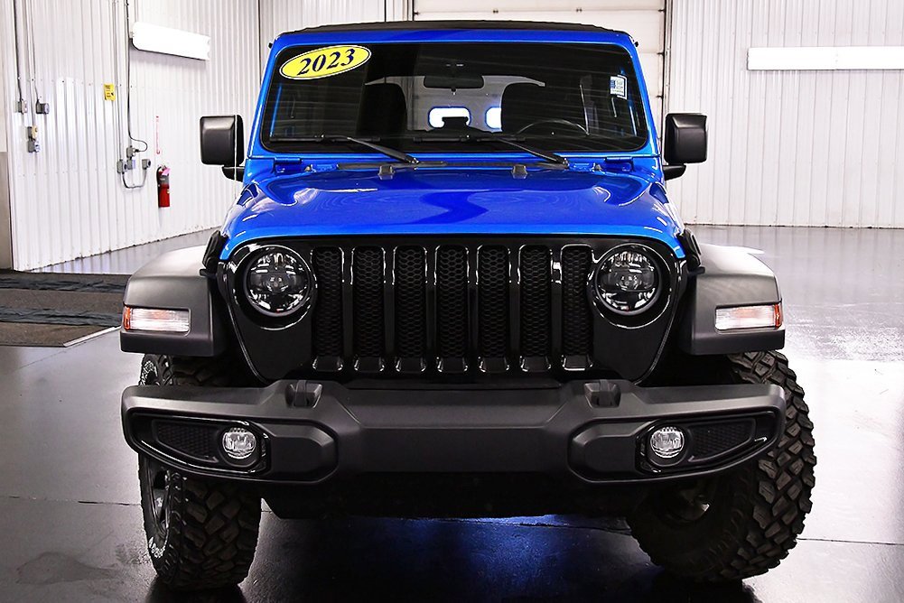 Used 2023 Jeep Wrangler Willys image 2