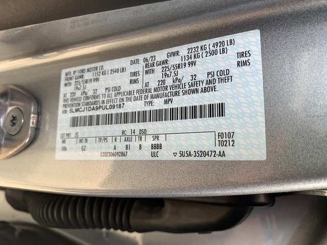 Used 2023 Lincoln Corsair AWD w/ Equipment Group 101A image 28