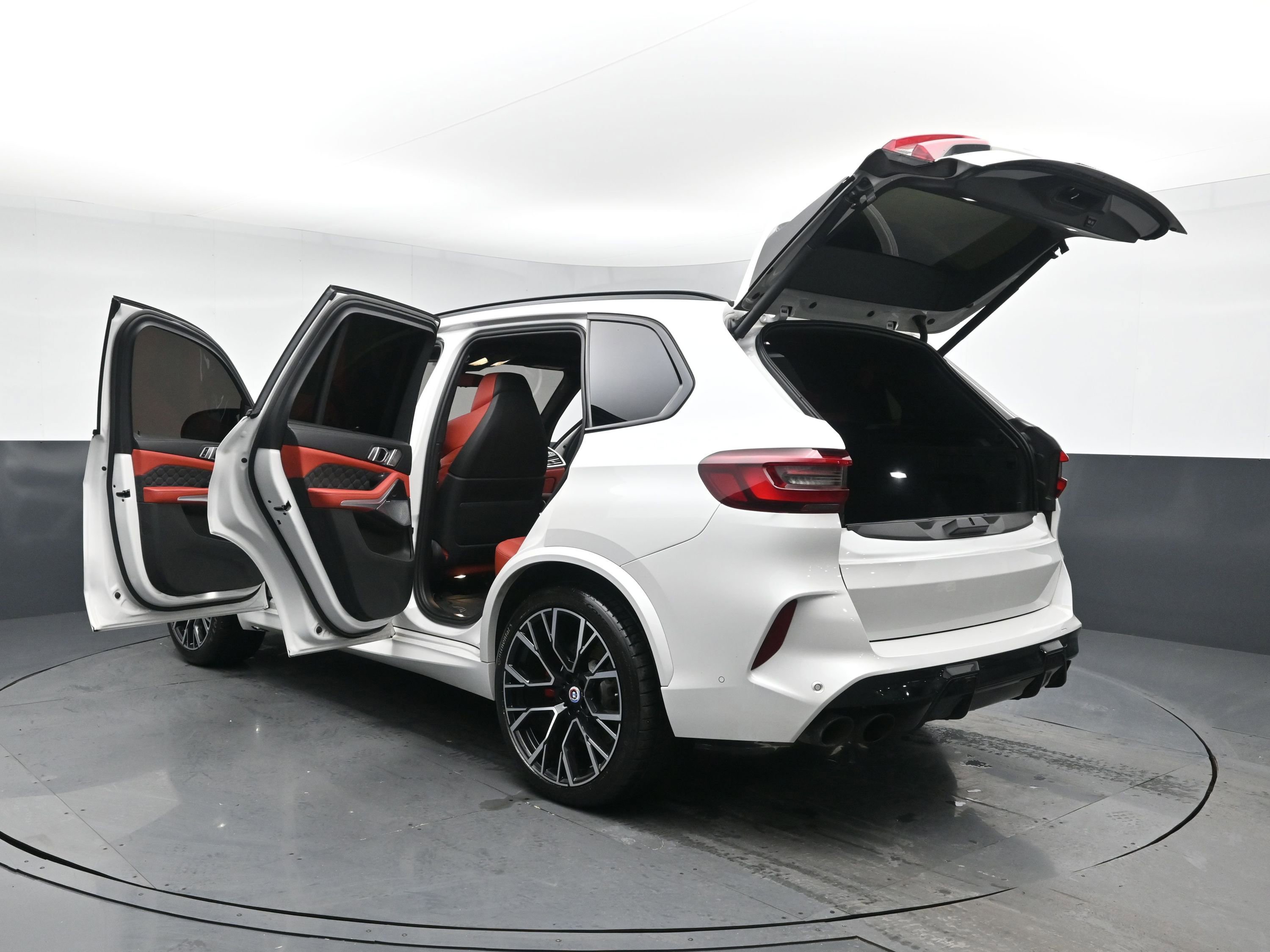 Used 2023 BMW X5 M w/ Competition Package image 33