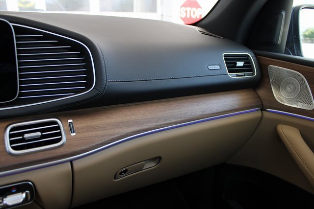 New 2026 Mercedes-Benz GLS 450 4MATIC image 34
