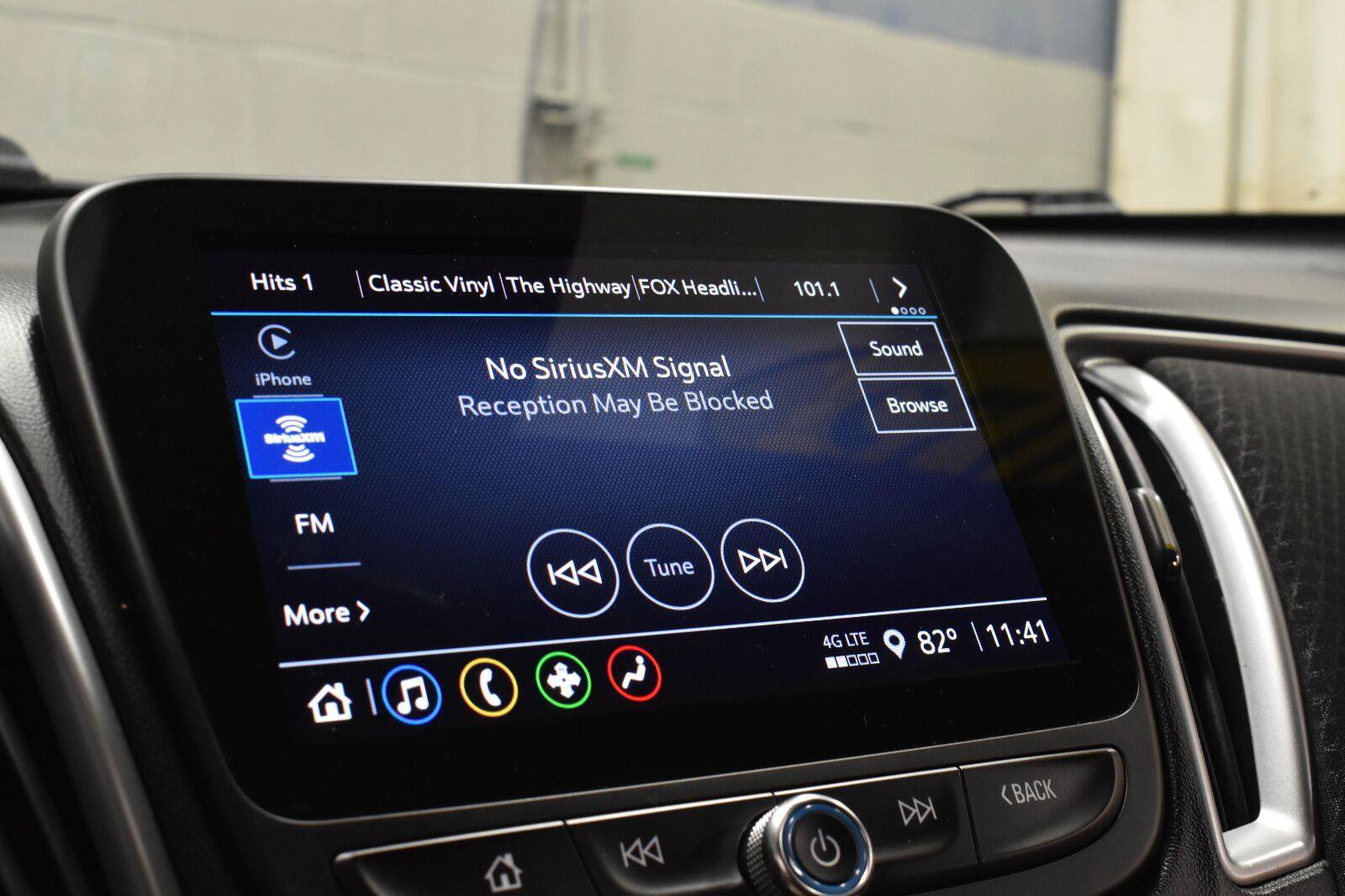 Used 2025 Chevrolet Malibu LT FWD image 14