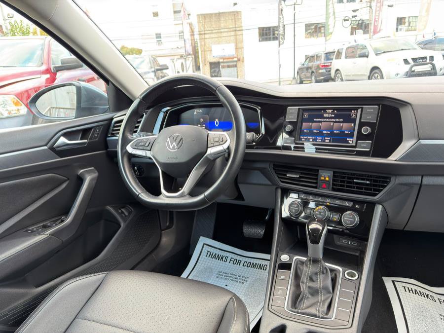 Used 2024 Volkswagen Jetta SE FWD image 20