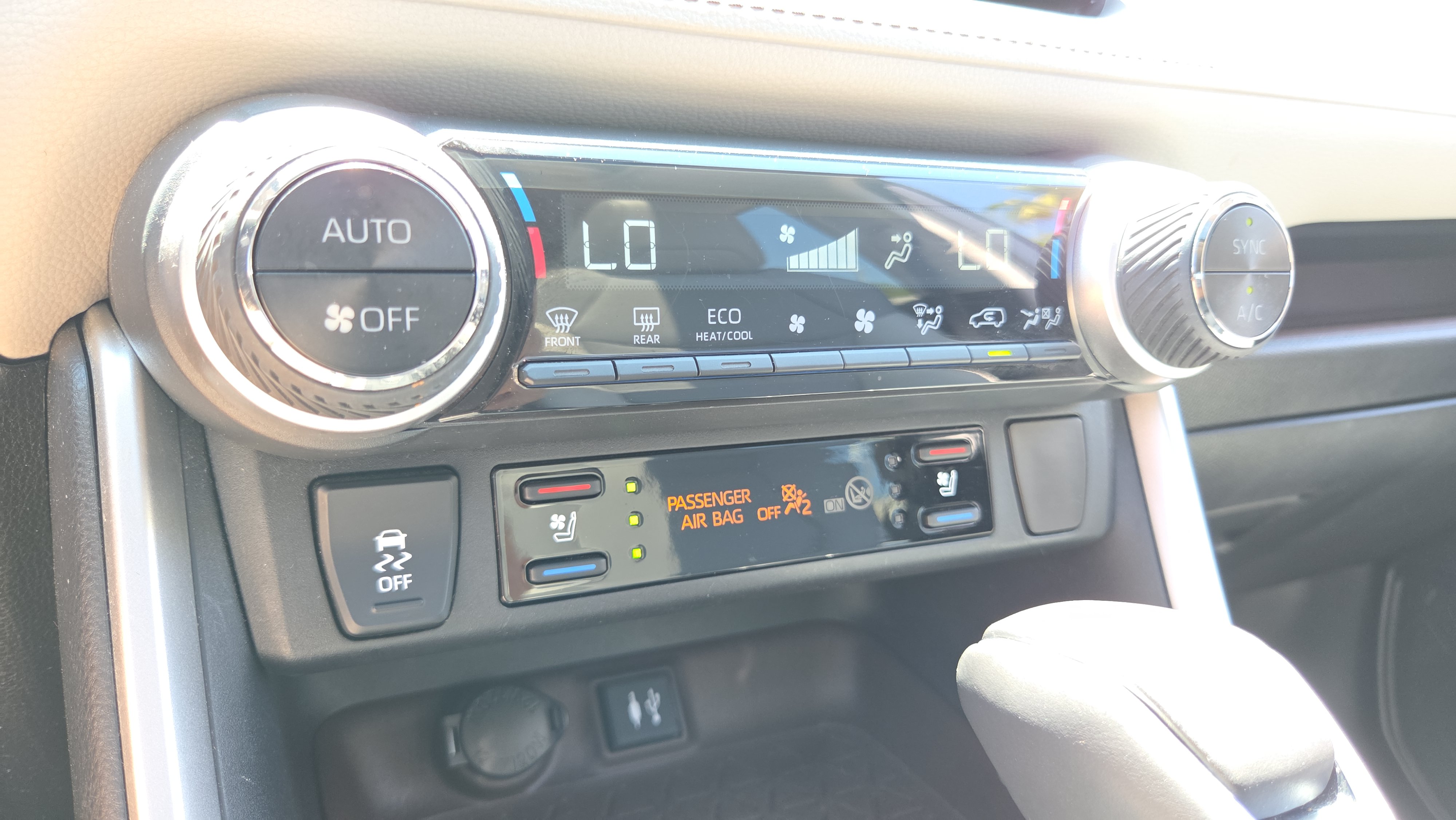 Used 2019 Toyota RAV4 Limited w/ Limited Grade Weather Package AWD/4WD image 20