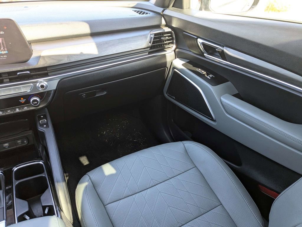 Used 2023 Kia Telluride SX X-Line image 17