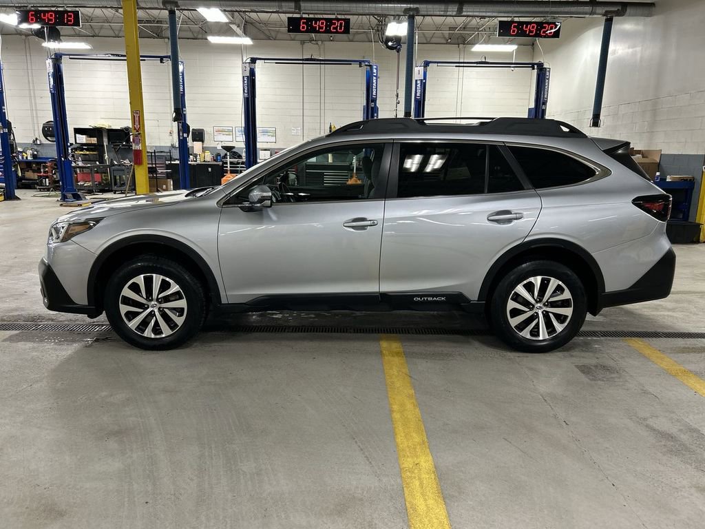 Certified 2021 Subaru Outback Premium image 5