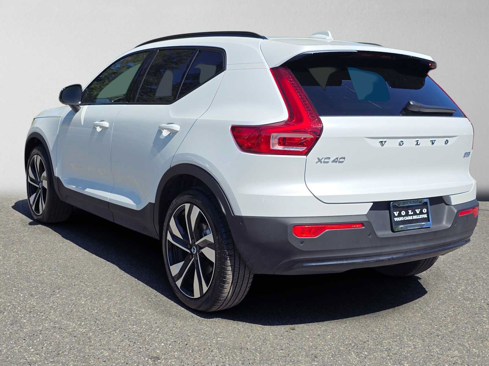 Used 2026 Volvo XC40 B5 Plus w/ Climate Package AWD/4WD image 5