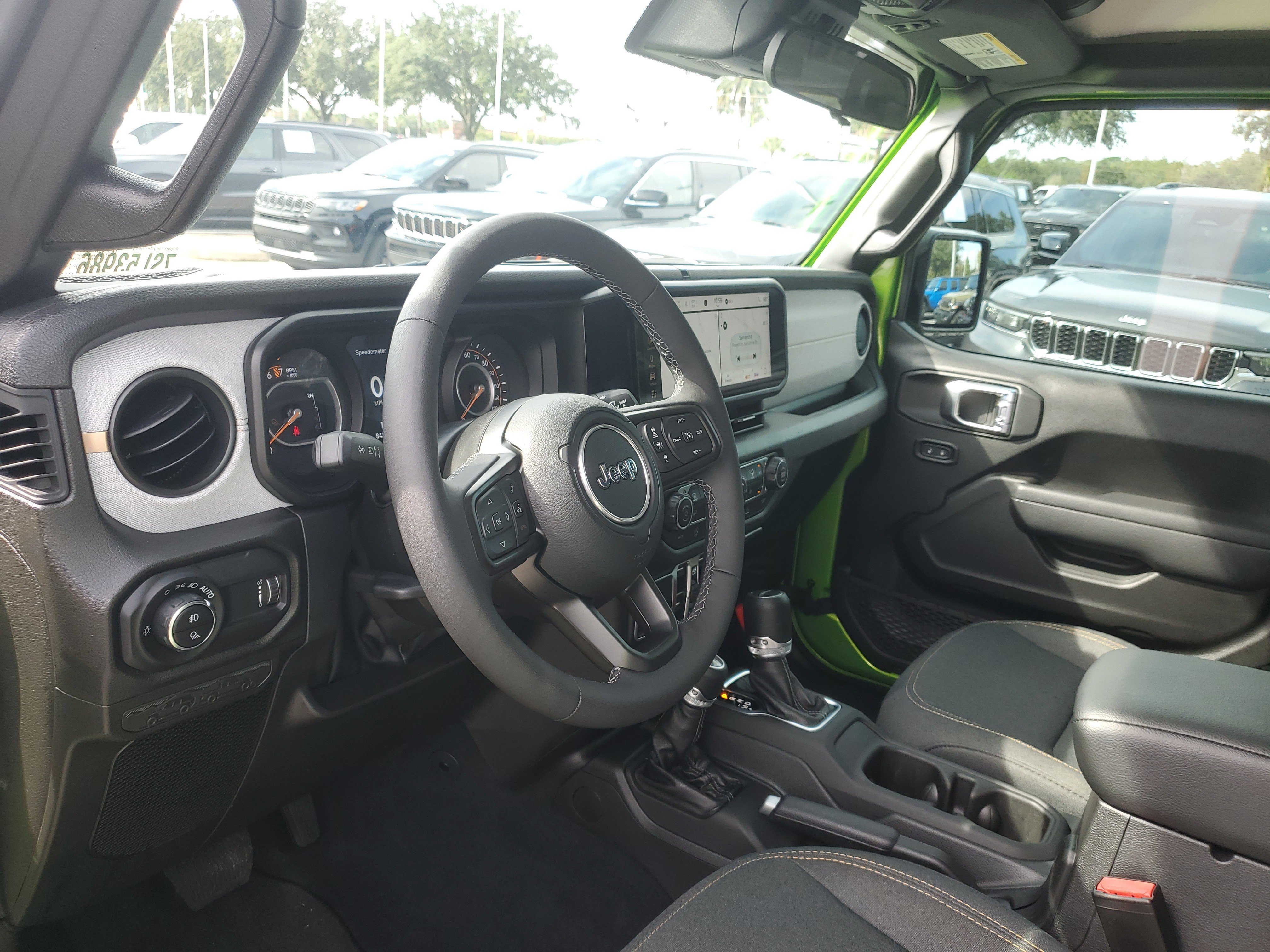 Used 2025 Jeep Gladiator Sport AWD/4WD image 13