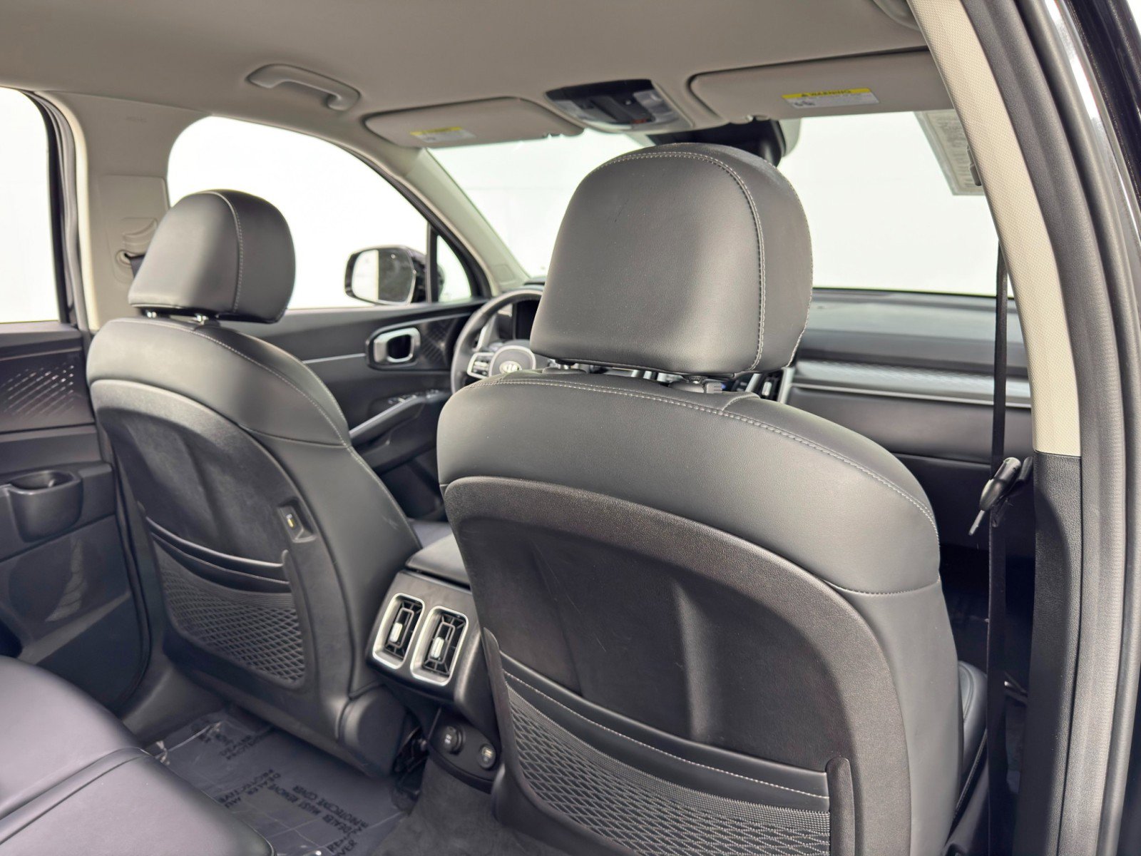 Used 2021 Kia Sorento S FWD image 33