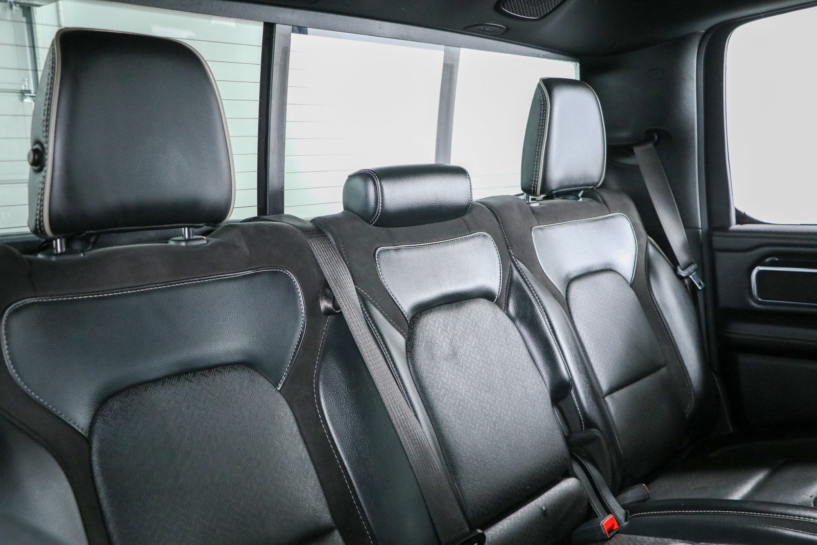 Used 2021 RAM 1500 Laramie w/ Sport Appearance Package AWD/4WD image 28
