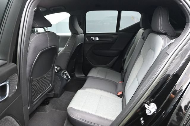 Used 2023 Volvo XC40 B5 Core w/ Convenience Package AWD/4WD image 11