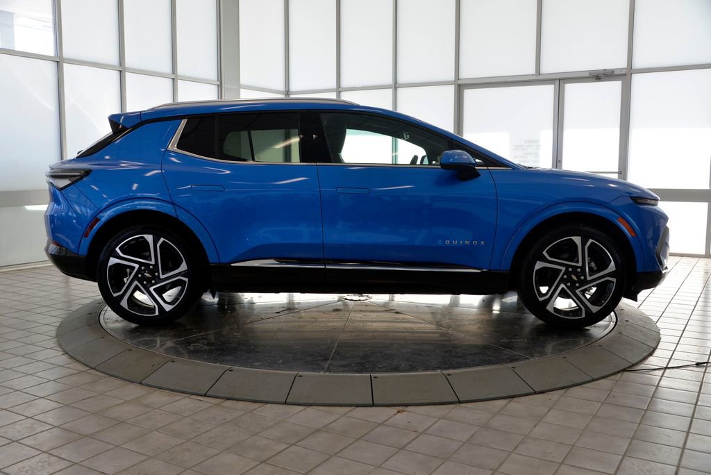 Used 2025 Chevrolet Equinox EV LT w/ Convenience Package II image 9