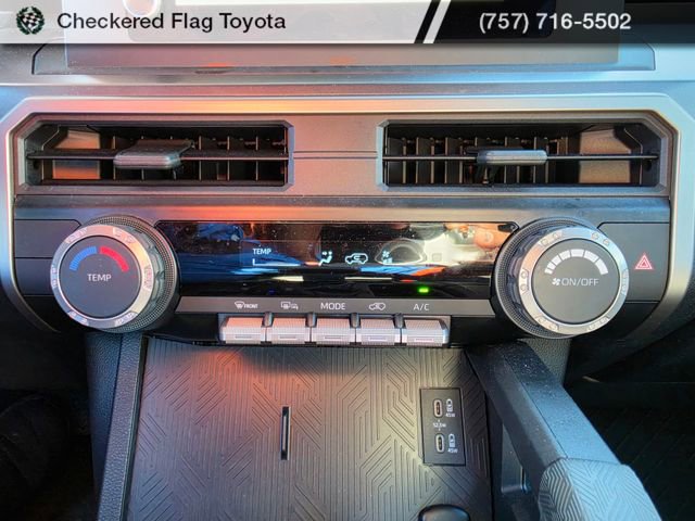Used 2025 Toyota 4Runner SR5 AWD/4WD image 17