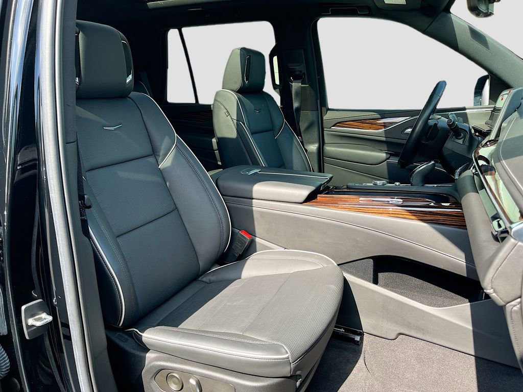 Certified 2023 Cadillac Escalade Premium Luxury w/ Performance Package AWD/4WD image 37