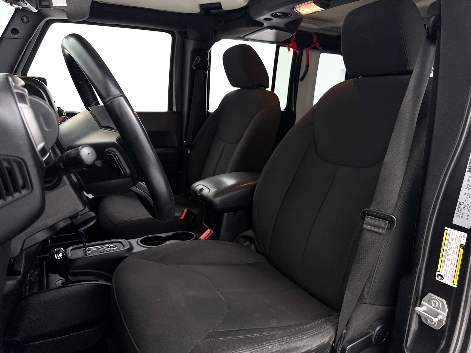 Used 2018 Jeep Wrangler Unlimited Sport S AWD/4WD image 13
