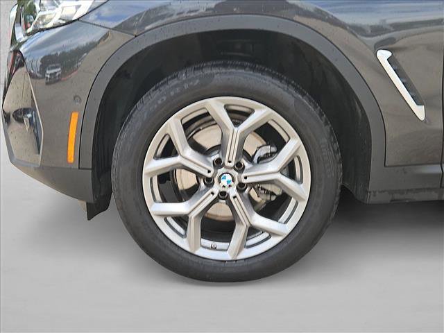 Used 2025 BMW X4 xDrive30i image 22