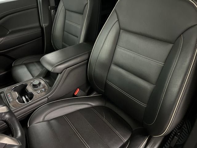 Certified 2021 GMC Acadia Denali w/ Denali Technology Package FWD image 19