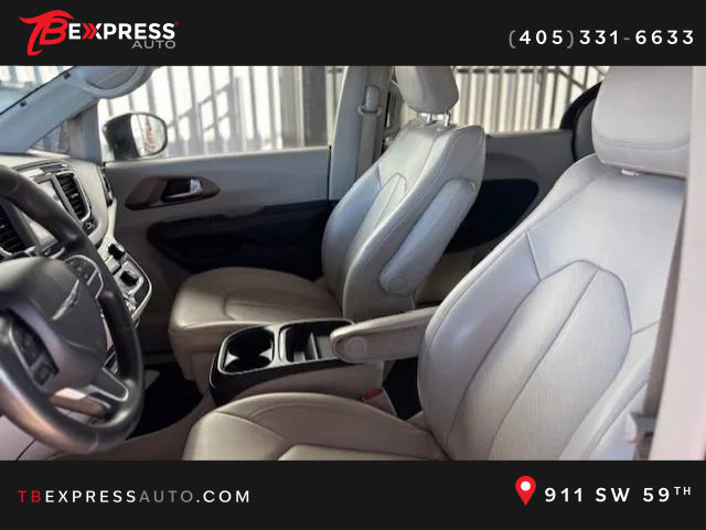 Used 2021 Chrysler Voyager Lxi image 12