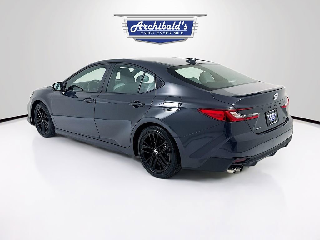 Used 2025 Toyota Camry SE image 6