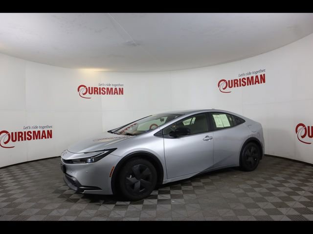 Used 2024 Toyota Prius LE image 4