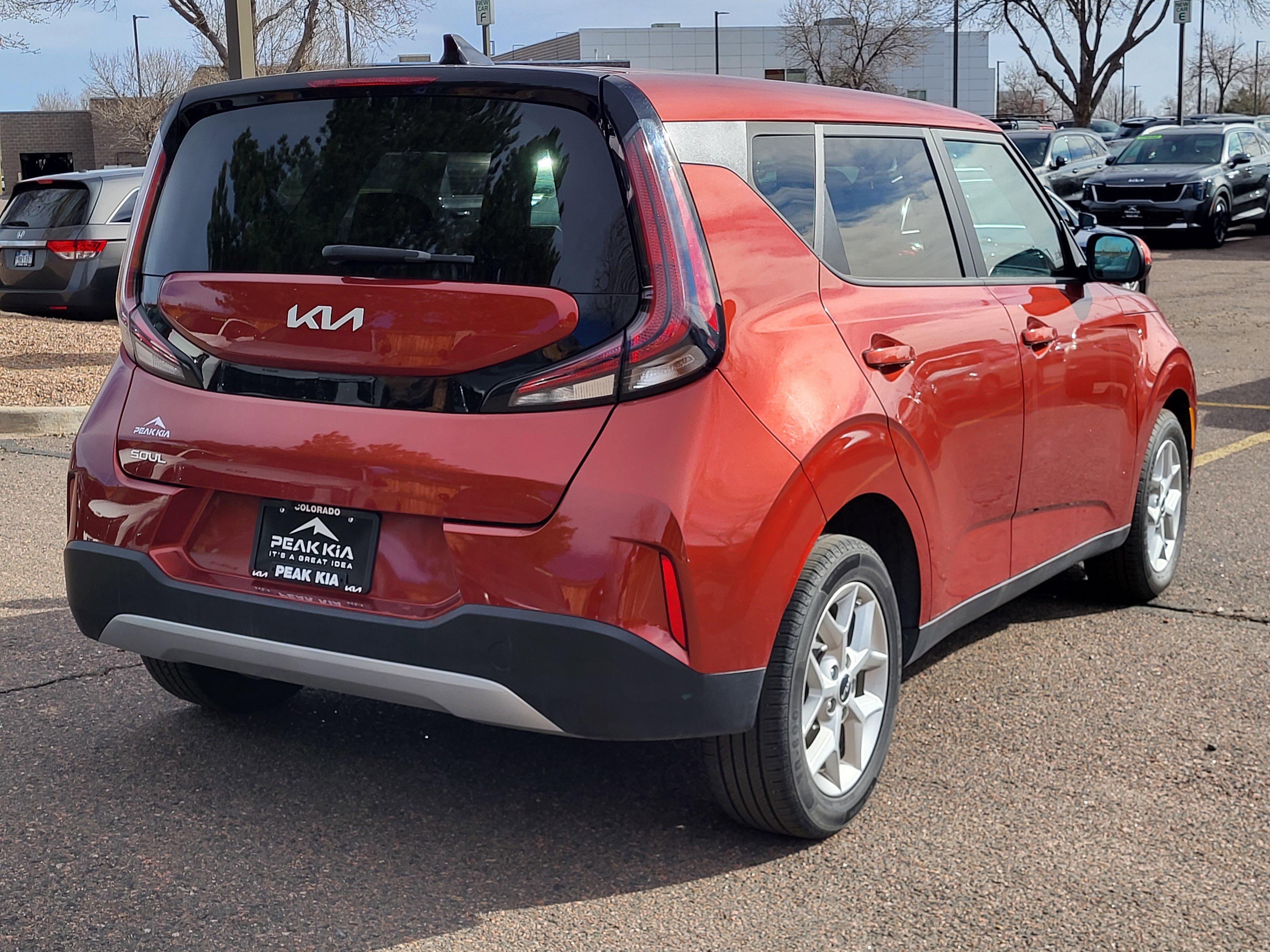 Used 2023 Kia Soul LX w/ LX Technology Package image 3