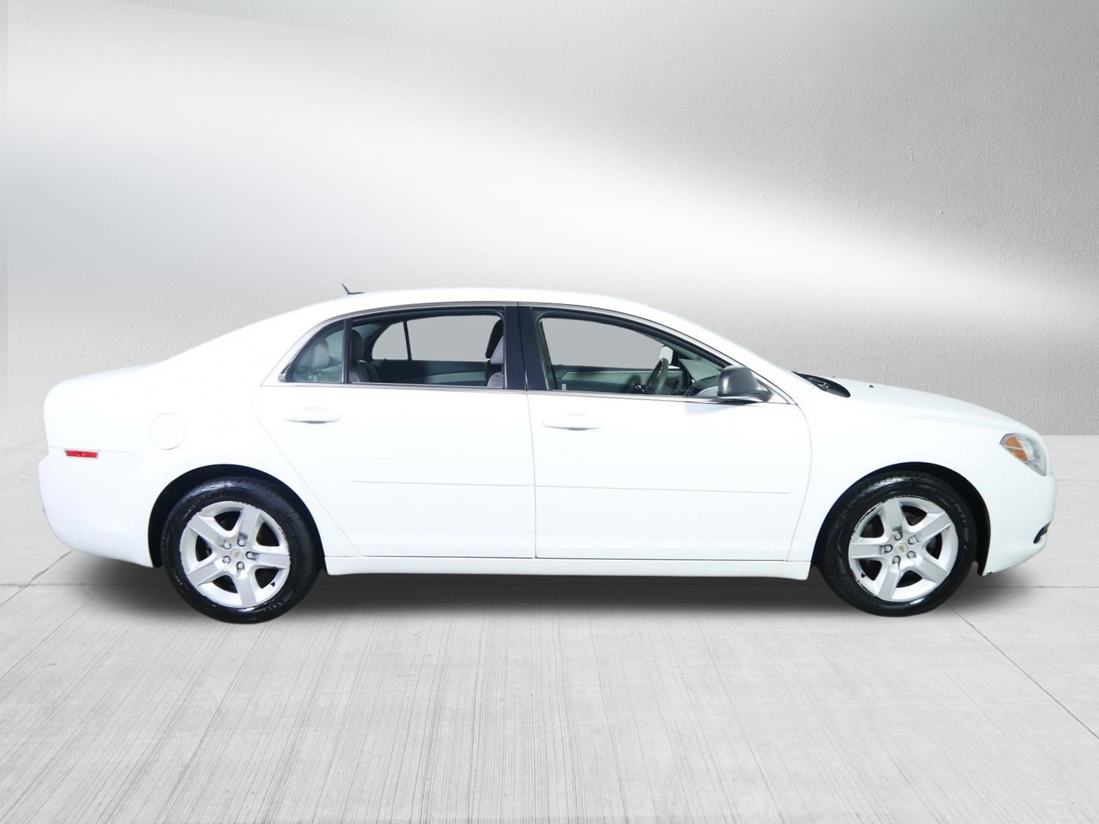 Used 2011 Chevrolet Malibu LS FWD image 8