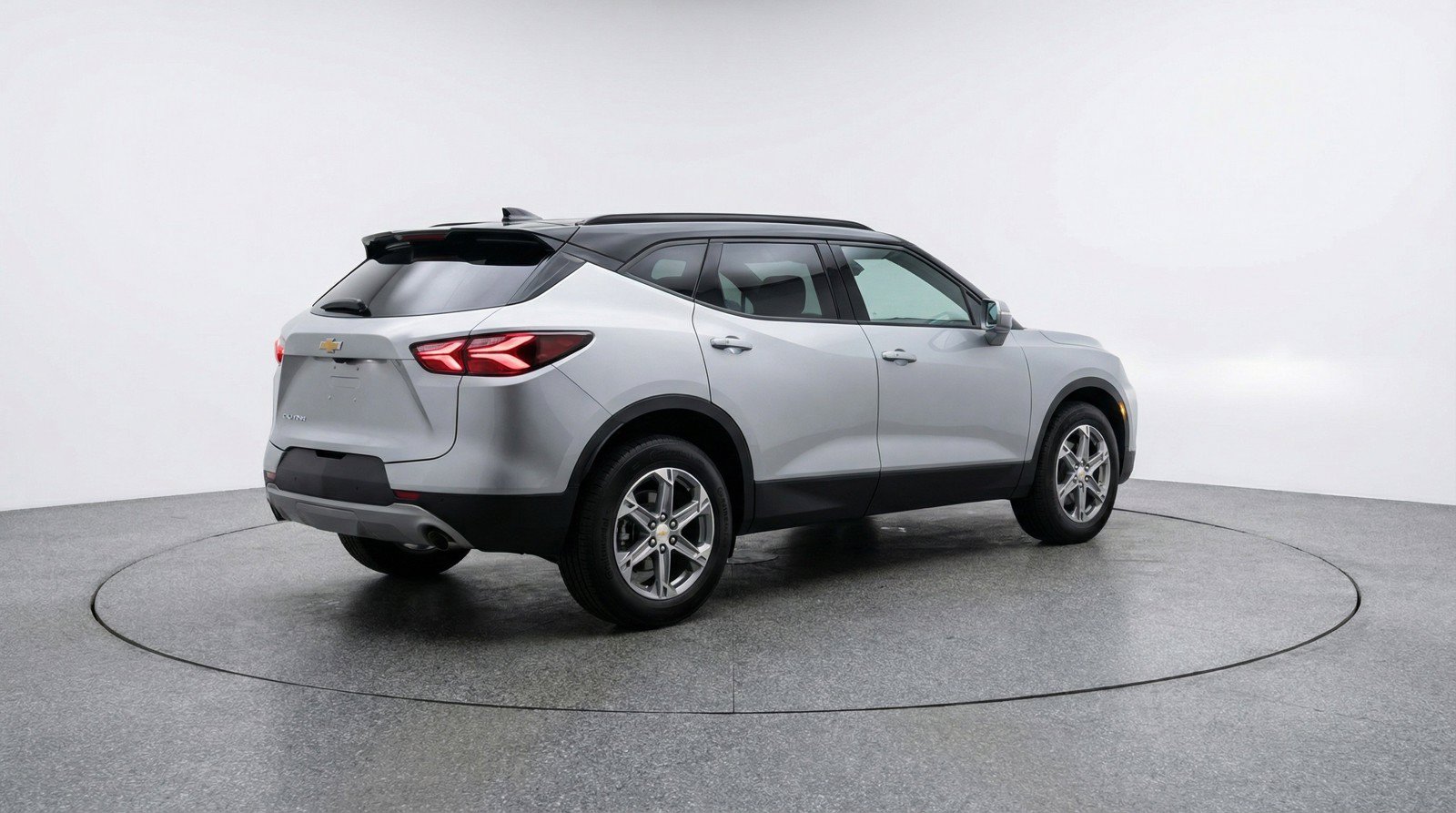 Used 2025 Chevrolet Blazer LT FWD image 9