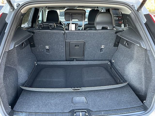 Certified 2025 Volvo XC40 B5 Core image 19