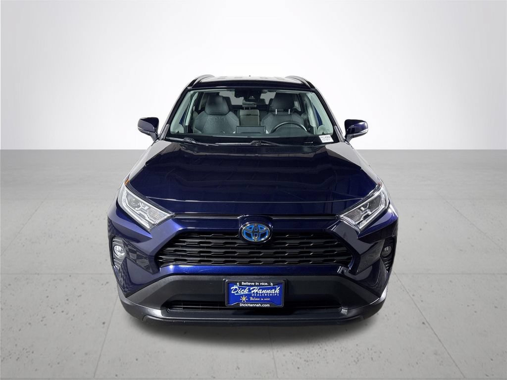Used 2020 Toyota RAV4 XLE AWD/4WD image 3