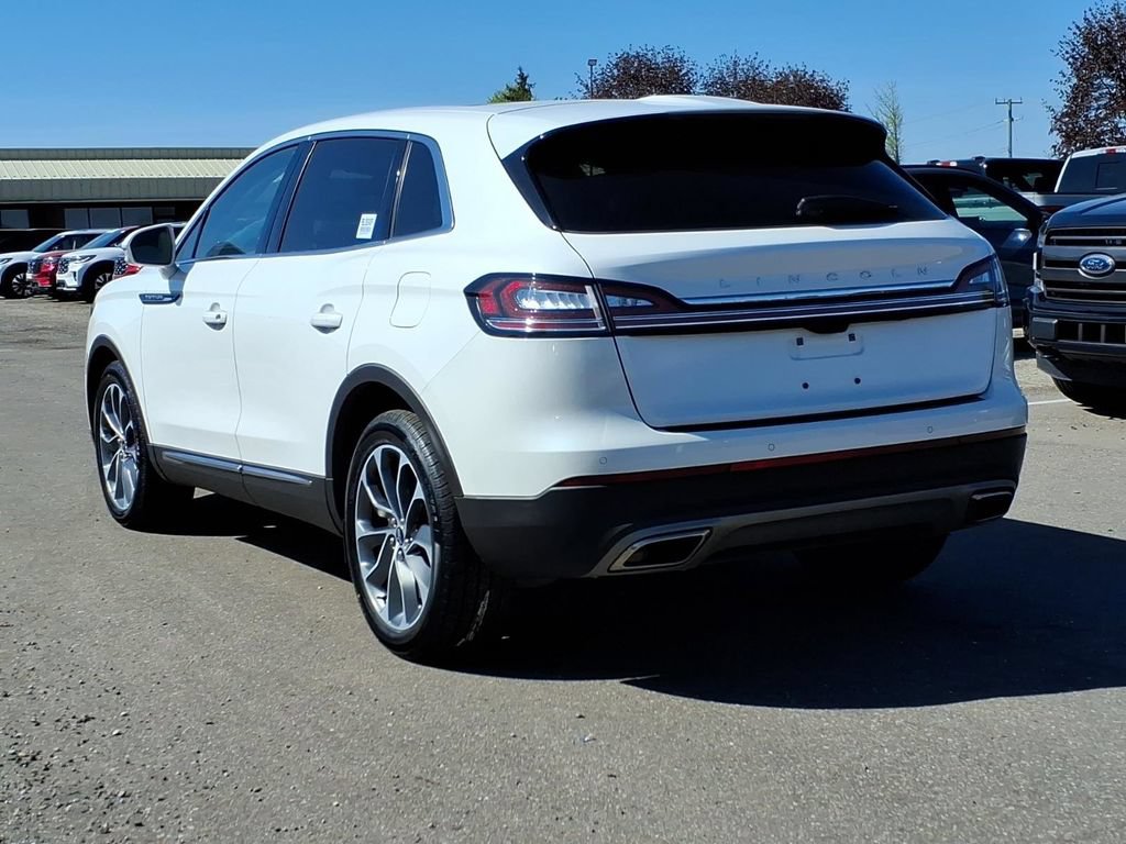 Used 2023 Lincoln Nautilus Reserve AWD/4WD image 3