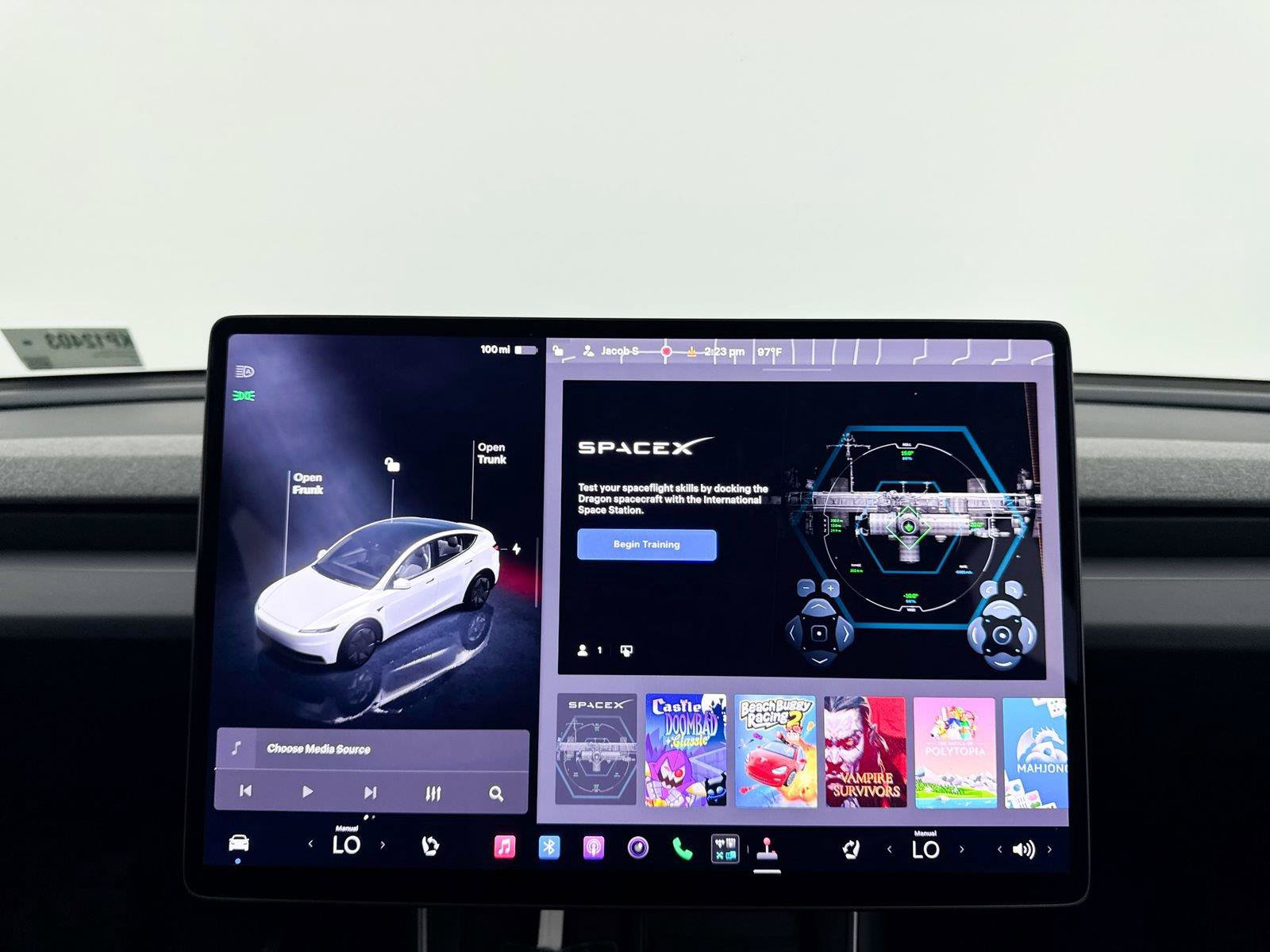 Used 2026 Tesla Model Y 2WD image 22
