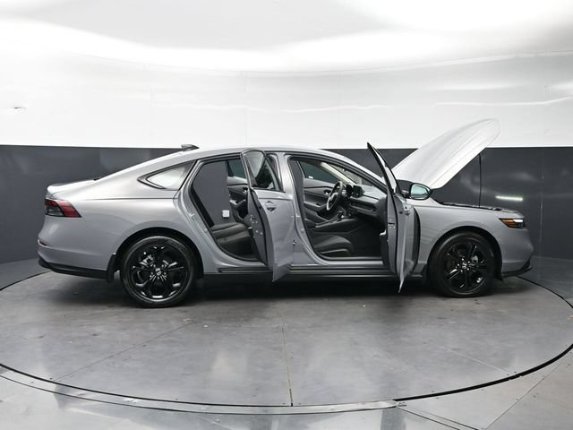 Certified 2025 Honda Accord SE image 29
