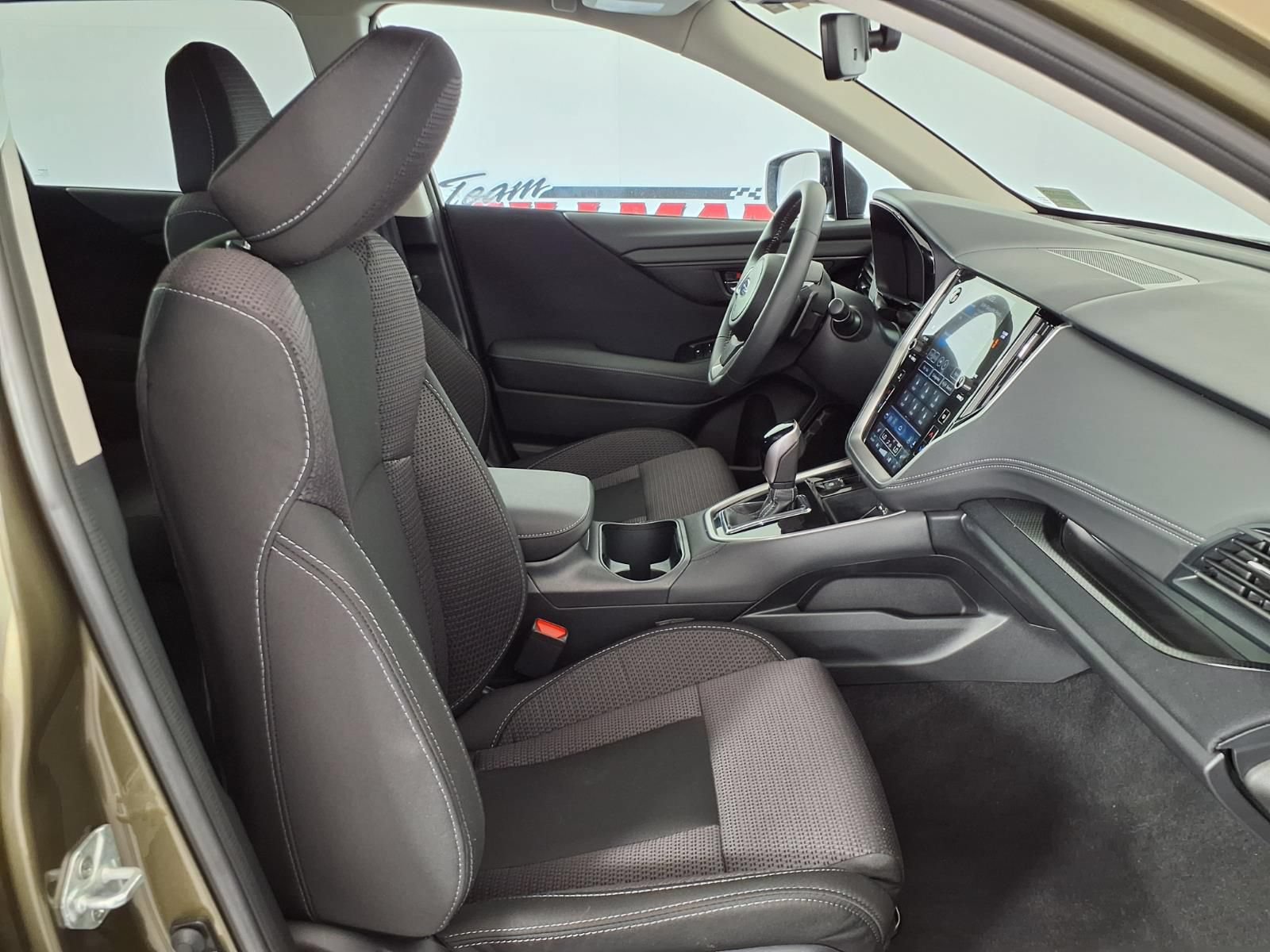 Certified 2025 Subaru Outback Premium AWD/4WD image 8
