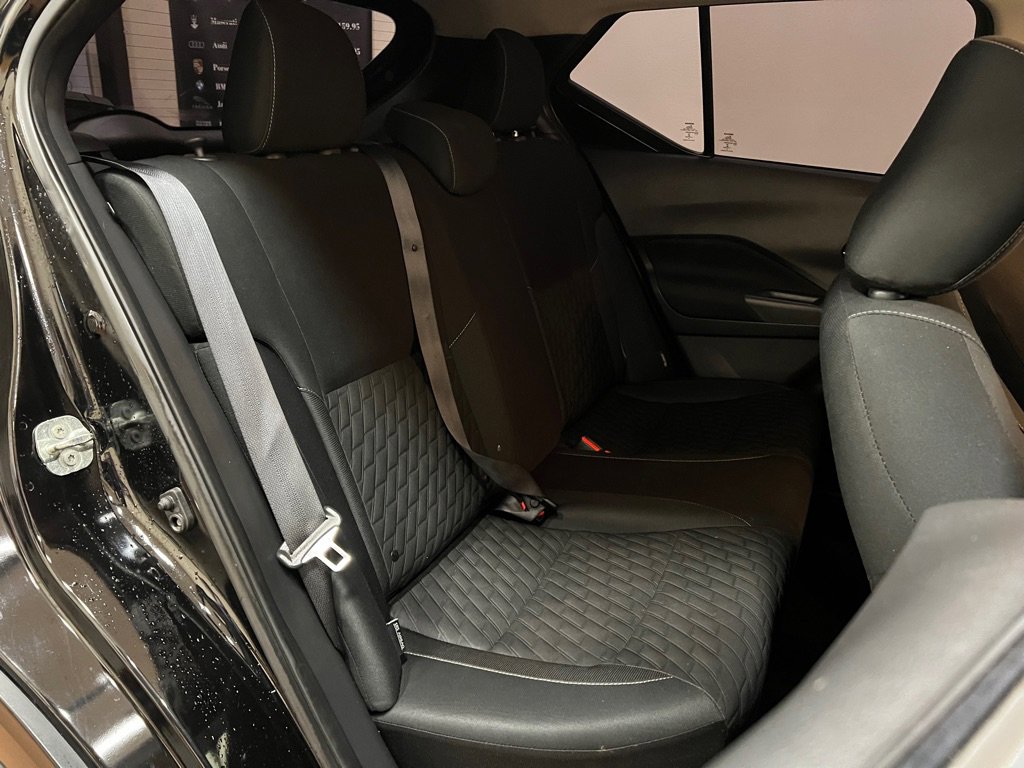 Used 2021 Nissan Kicks SV FWD image 33