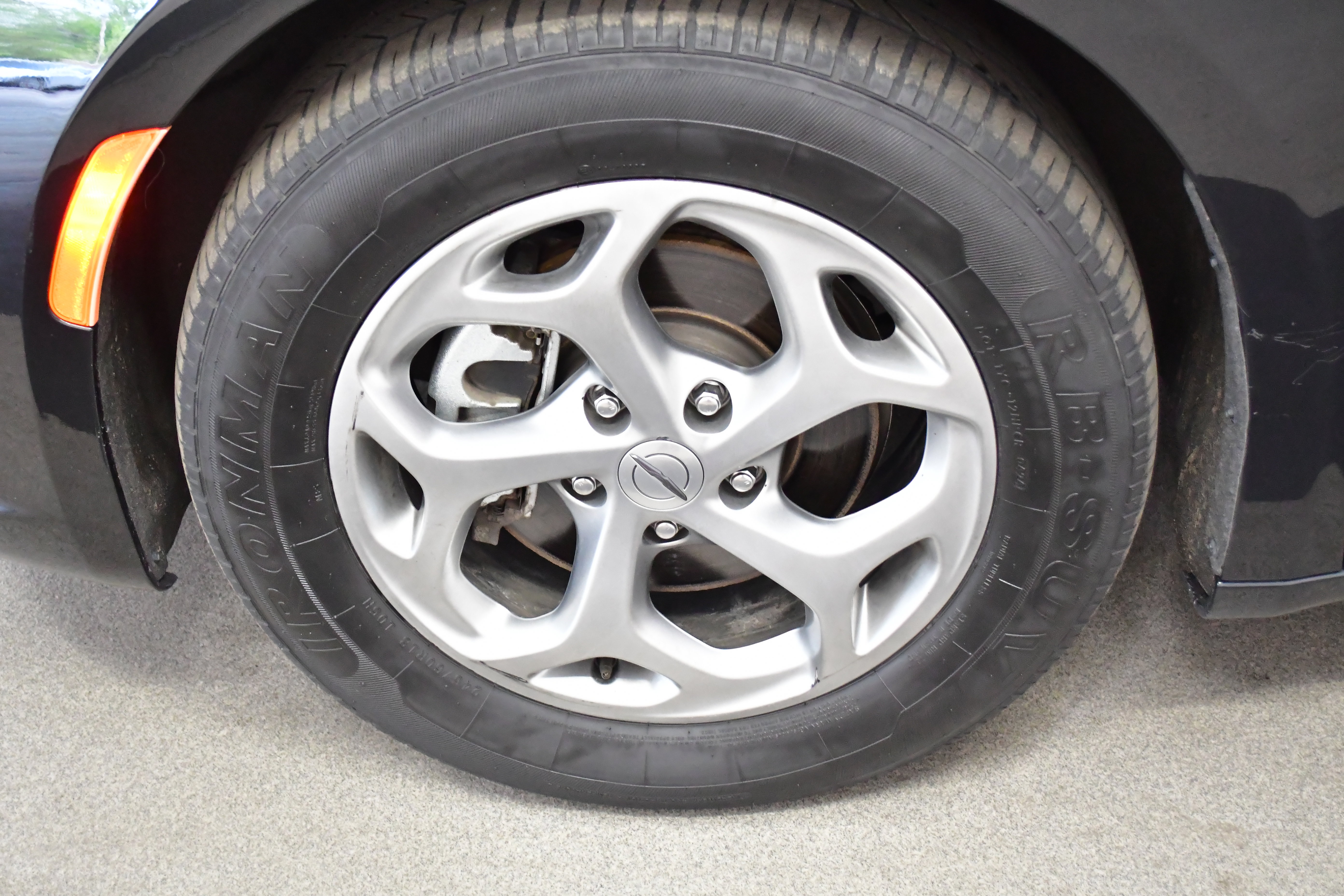 Used 2023 Chrysler Pacifica Limited FWD image 36
