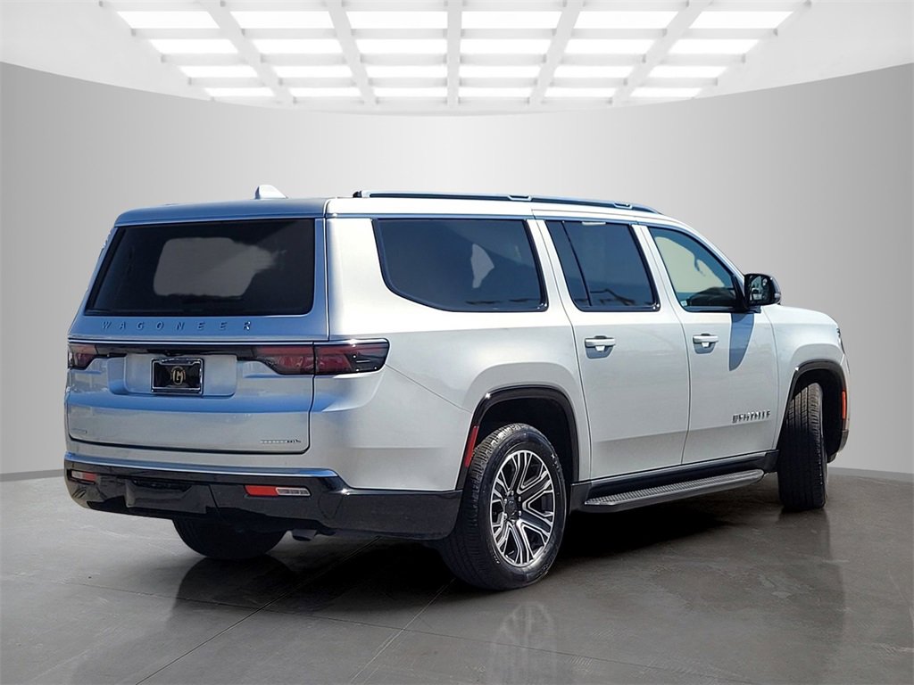 Used 2023 Jeep Wagoneer L Series II image 4