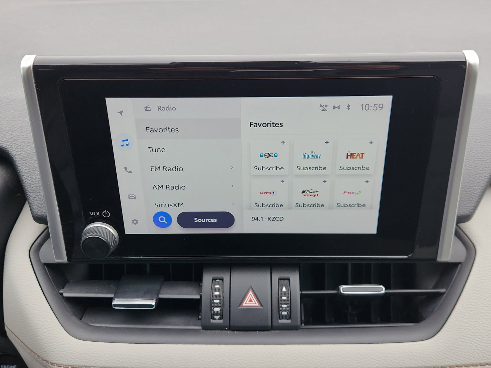 Used 2023 Toyota RAV4 XLE Premium image 20