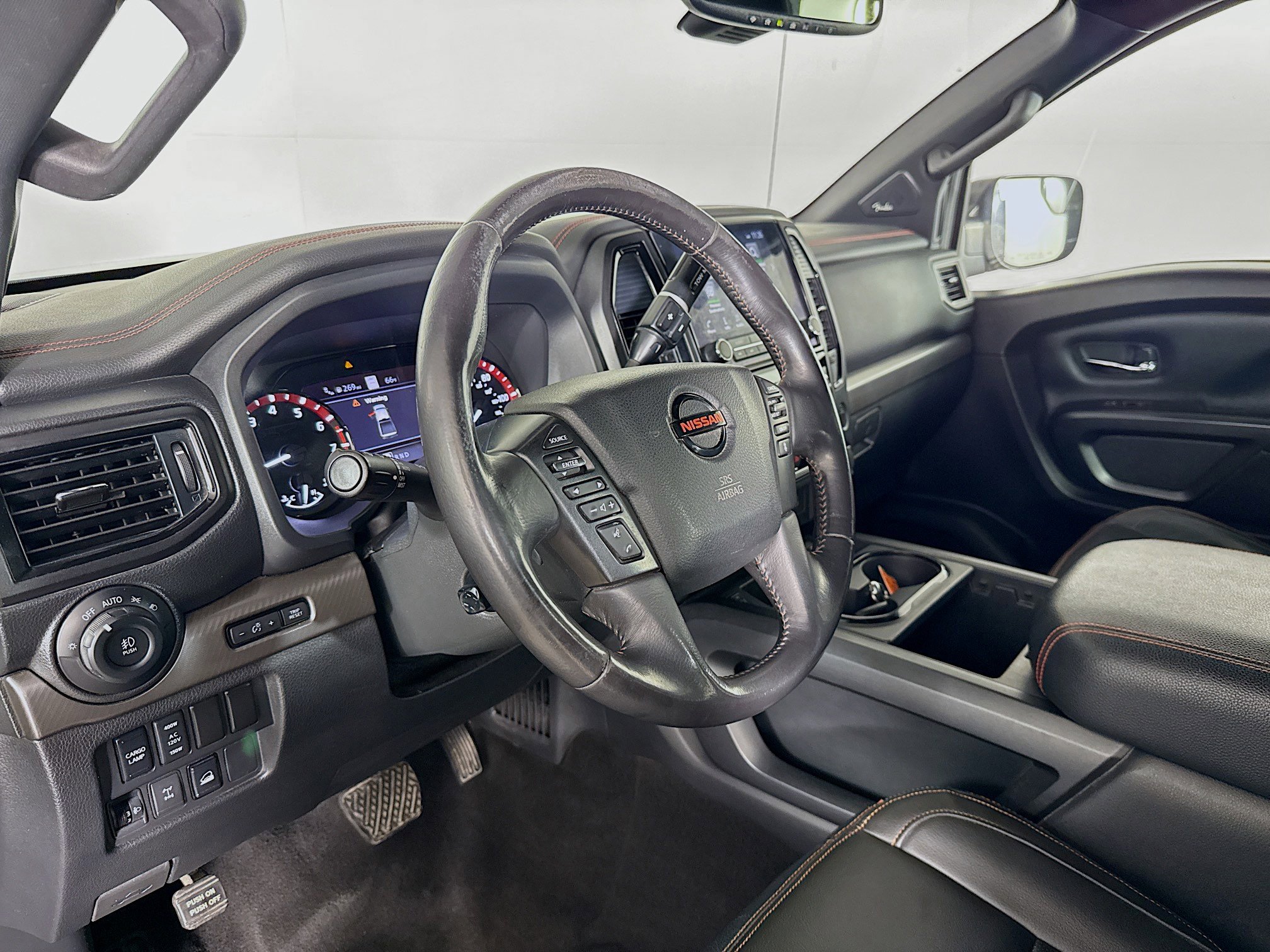 Used 2020 Nissan Titan PRO-4X w/ Pro-4x Convenience Package image 8