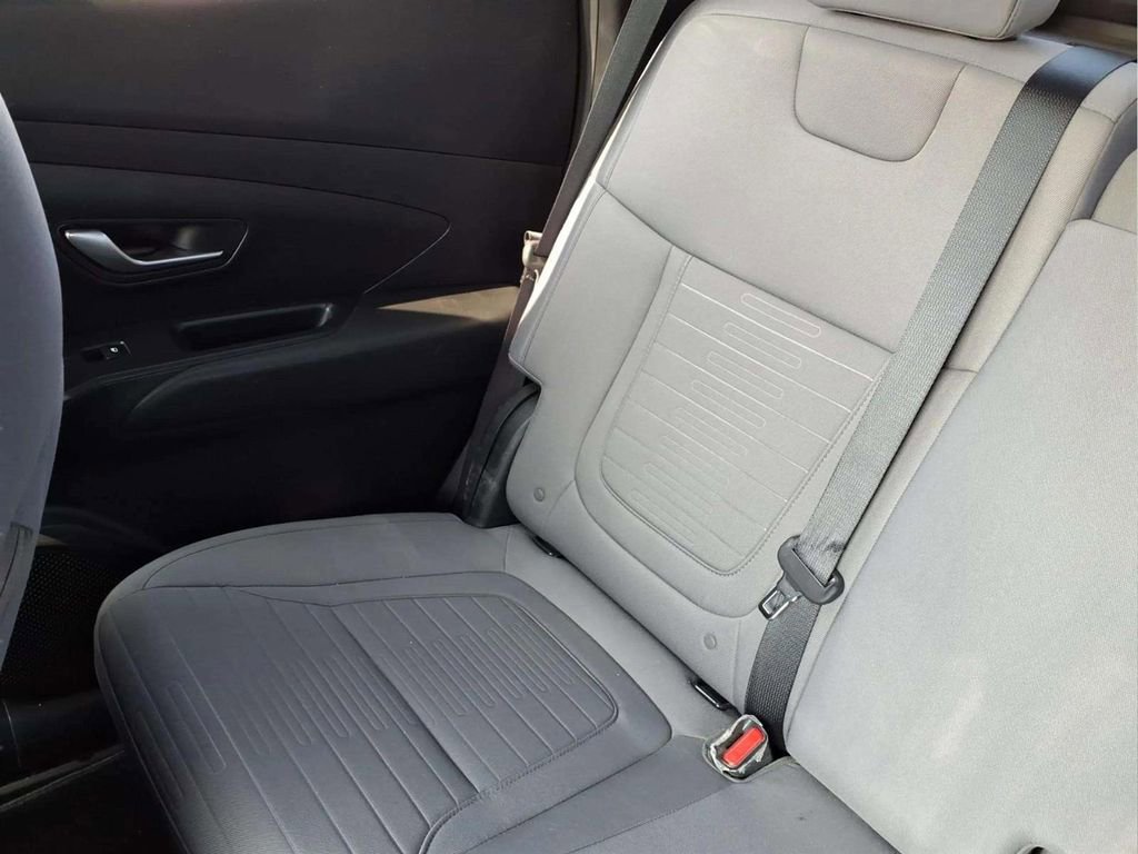 Used 2023 Hyundai Santa Cruz SEL Premium w/ Winter Package image 12