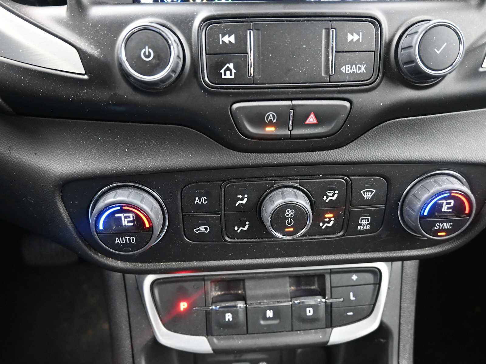 Used 2023 GMC Terrain SLT image 20