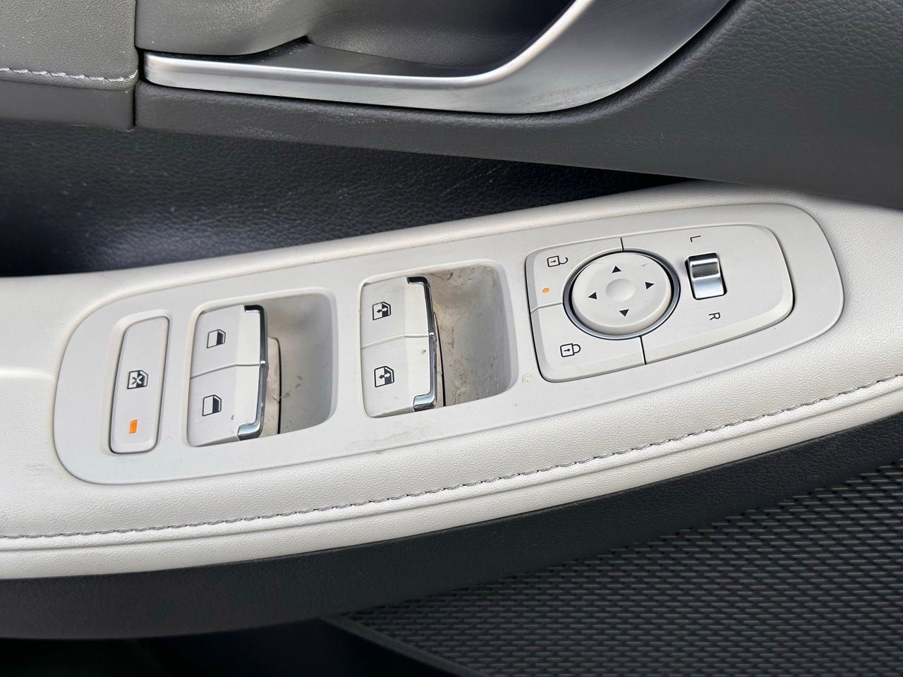 Certified 2025 Hyundai Sonata Limited image 24