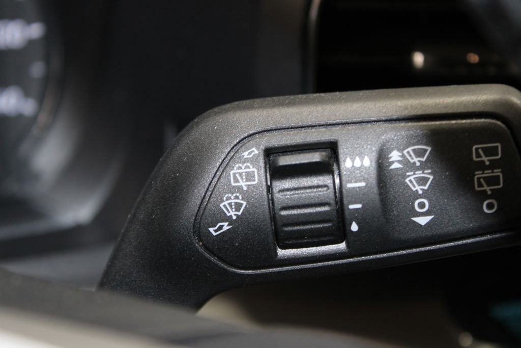 Used 2023 Ford Explorer XLT w/ Equipment Group 202A image 39