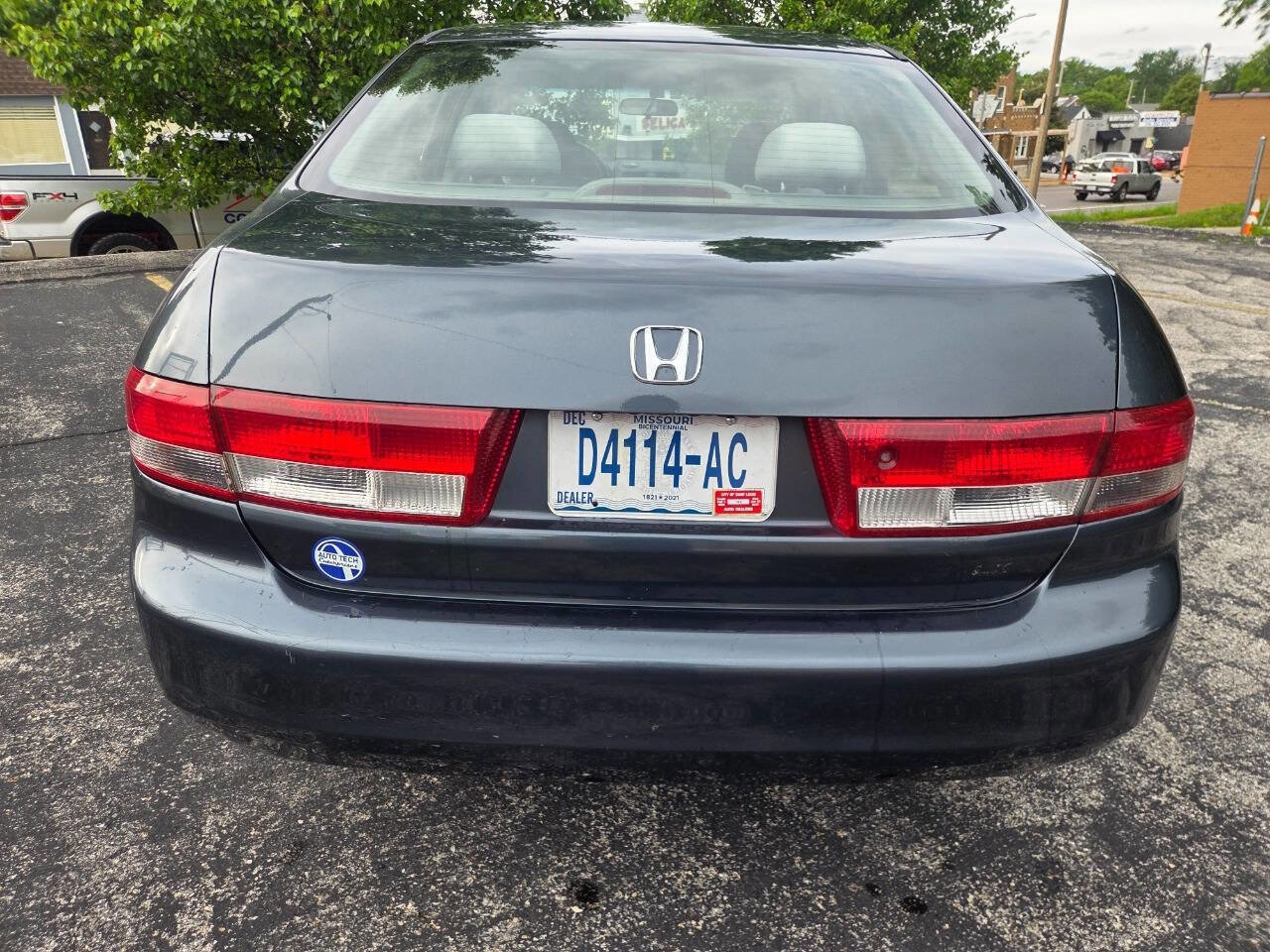 Used 2004 Honda Accord LX image 10