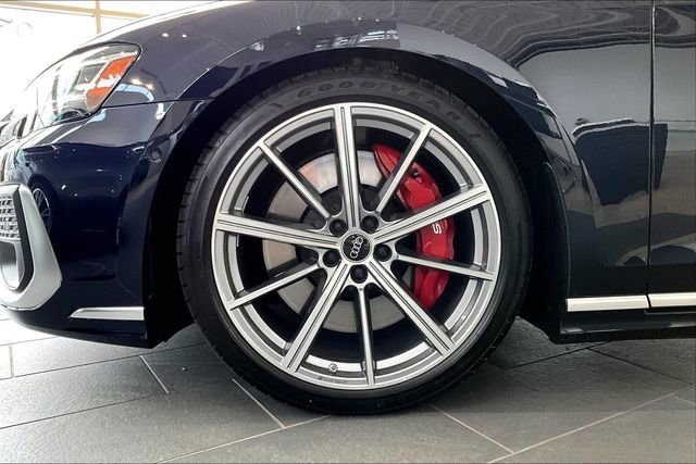 New 2025 Audi S8 image 12