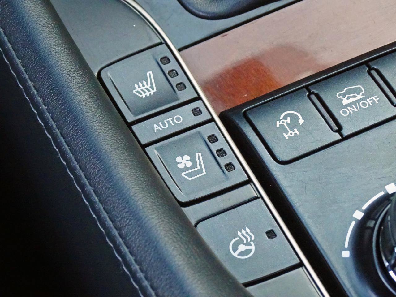 Used 2019 Lexus LX 570 4WD w/ Luxury Package image 47