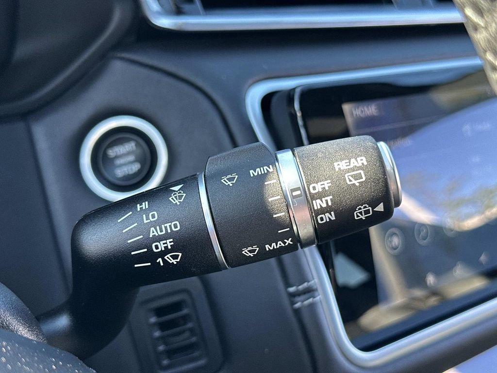 Used 2018 Land Rover Range Rover Velar R-Dynamic HSE AWD/4WD image 20