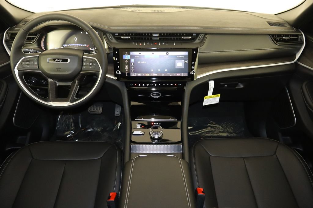 New 2026 Jeep Grand Cherokee Limited AWD/4WD image 14