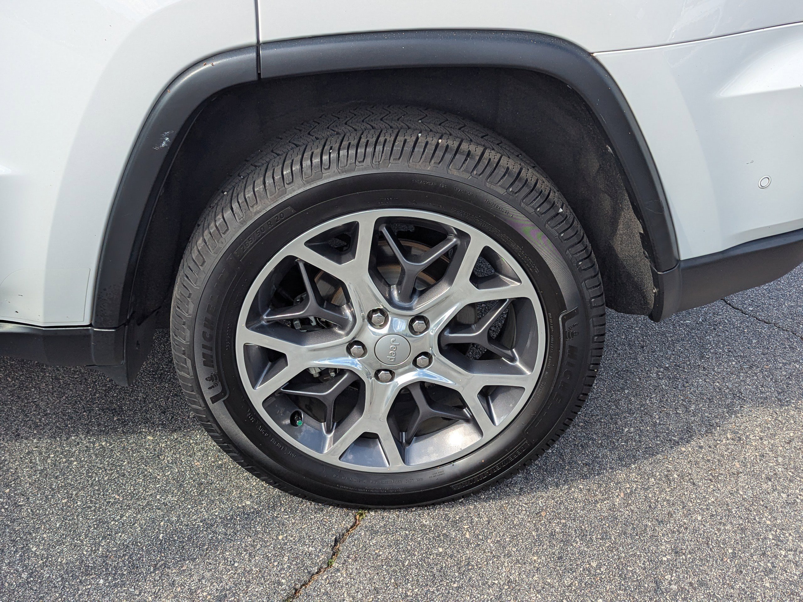 Used 2020 Jeep Grand Cherokee Limited w/ Luxury Group II image 33